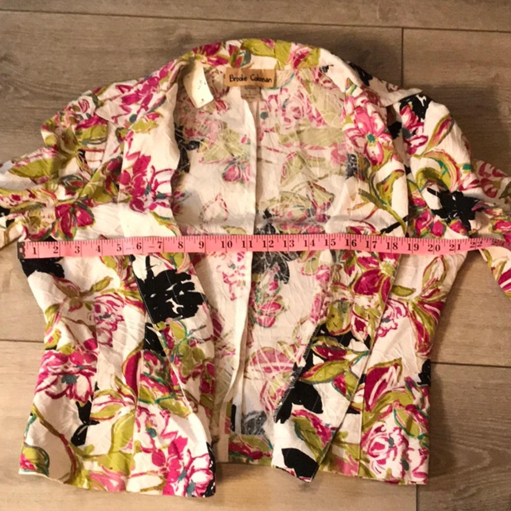 BROOKE COLEMAN SIZE LARGE FLOWER BLAZER  EUC - Picture 11 of 13